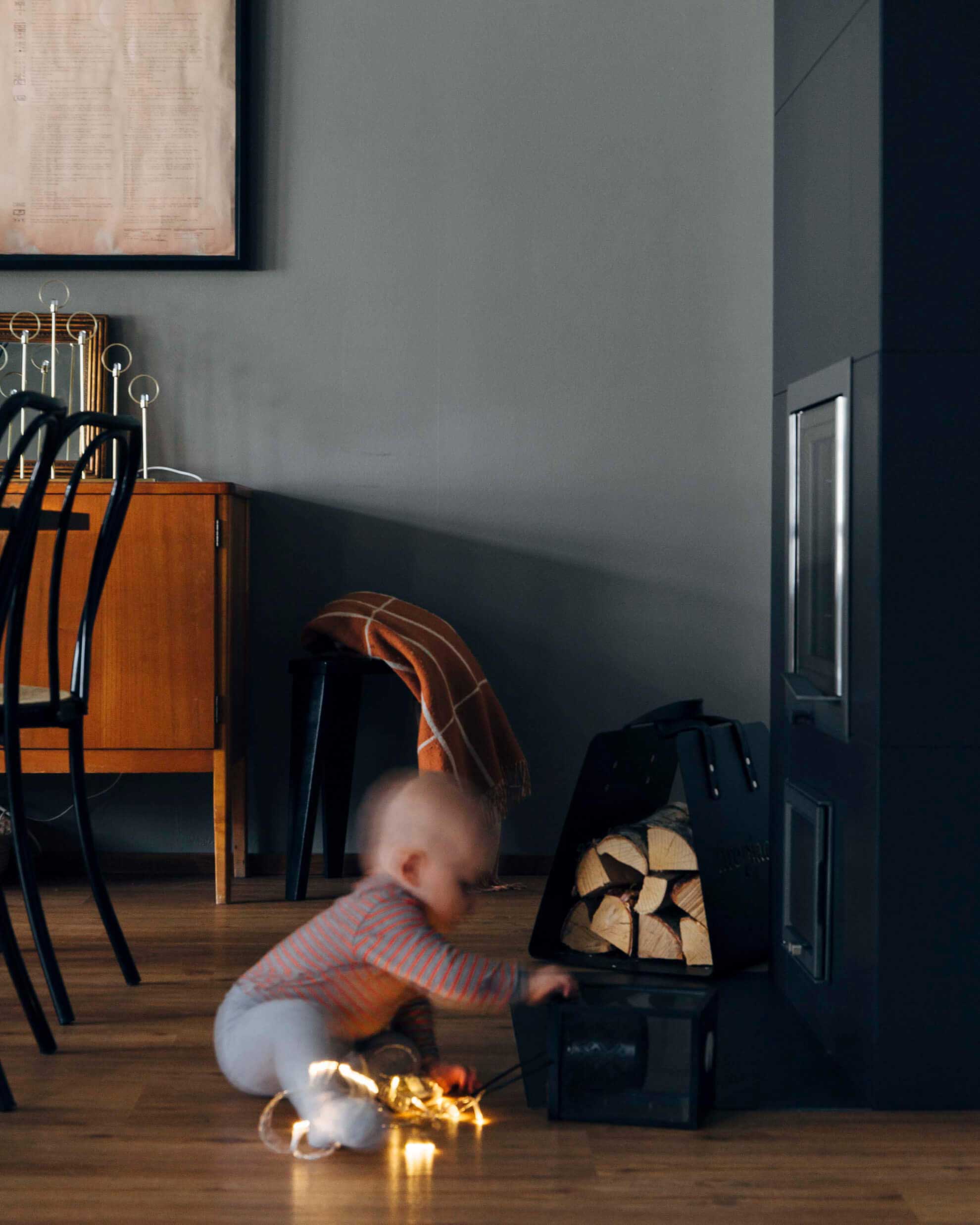 Der NunnaUuni Feuerstelle bietet 24 Stunden lang angenehme Wärme